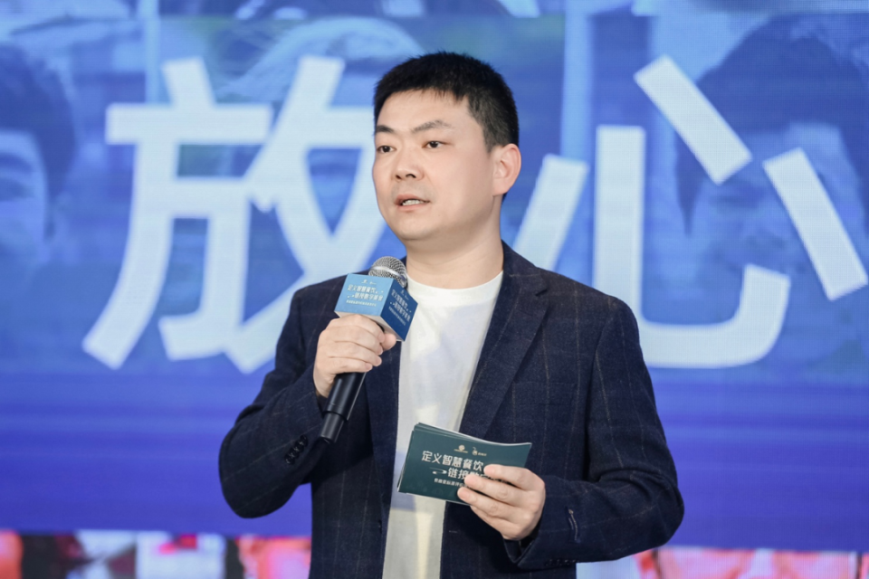 饿了么coo谌伟业据了解,饿了么的放心点战略并非由平台以"裁判"身份给