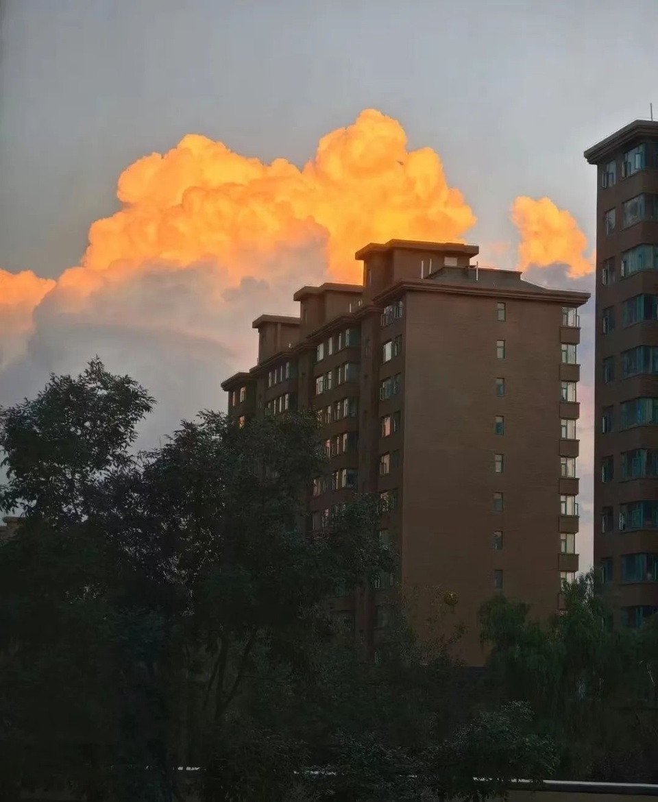 火烧云刷爆平凉人朋友圈!