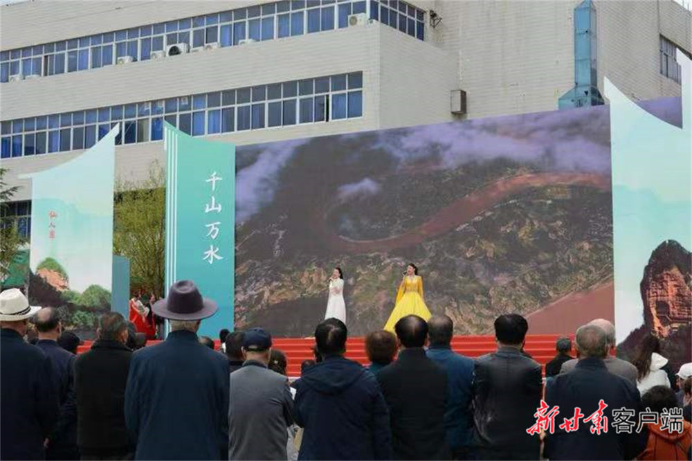 以文化盛宴款待八方来客——天水麻辣烫文旅专场演出见闻_腾讯新闻