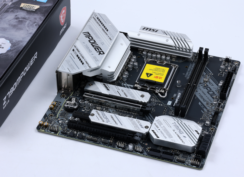 金泰克战虎d5-7200mhz搭配z790mpower实测,轻松一键oc 8400mhz