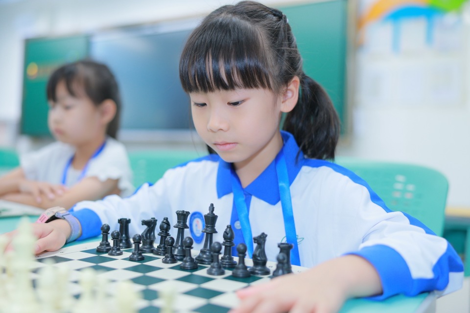 少年亮出校园国象实力！南山区少年儿童国际象棋锦标赛举行_腾讯新闻