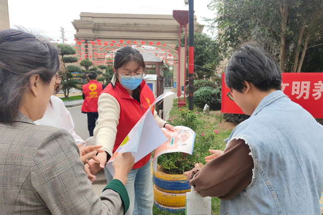 清华园小区志愿者图片