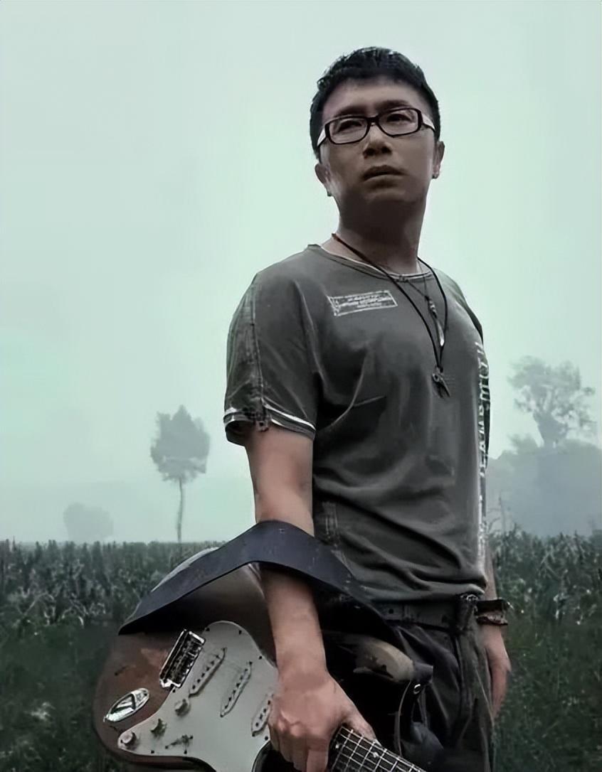 庞龙：曾凭一首歌赚2亿，巅峰时4次上春晚，如今他怎么样了？_腾讯新闻