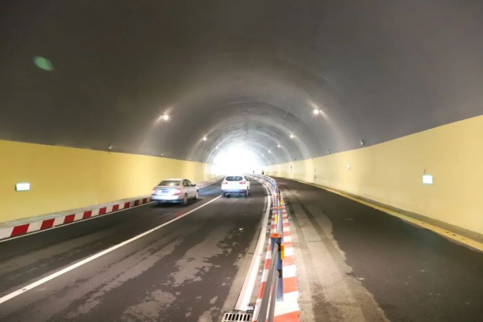 台州椒江区太和山隧道正式通车!连接海门街道跟椒江二桥_腾讯新闻