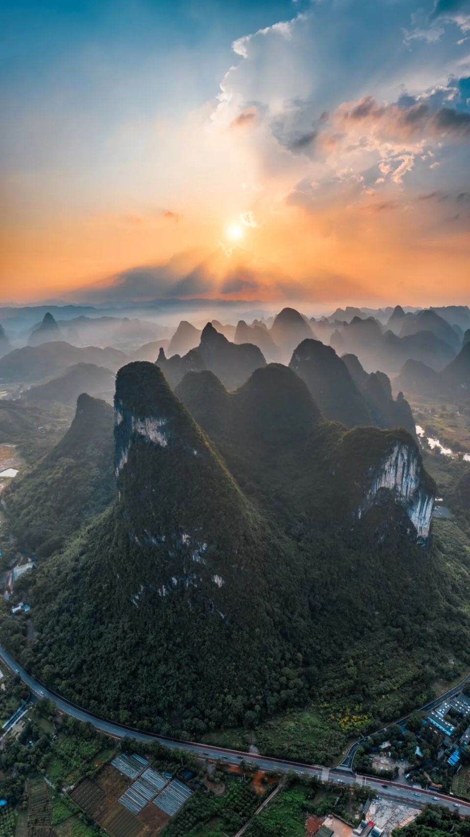 火车窗外的风景,你认出是哪里了吗?