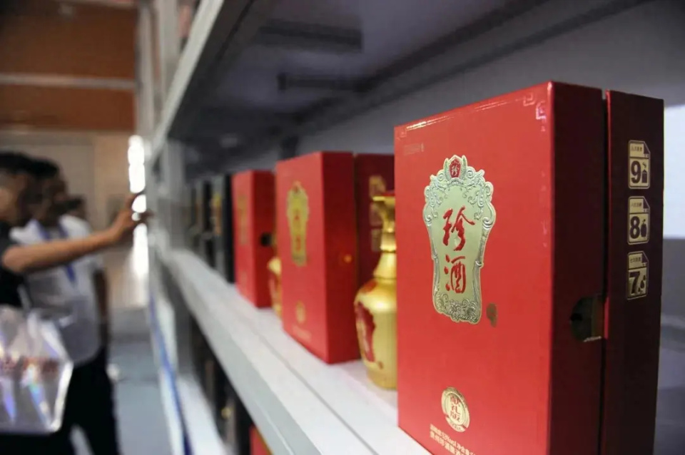 醴陵老板卖酒,拿下340亿身家_腾讯新闻