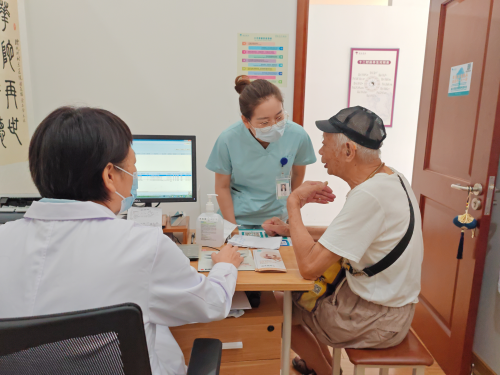 以树兰(杭州)医院为例,首先从基础设施入手,打造一个对残障人群友好的