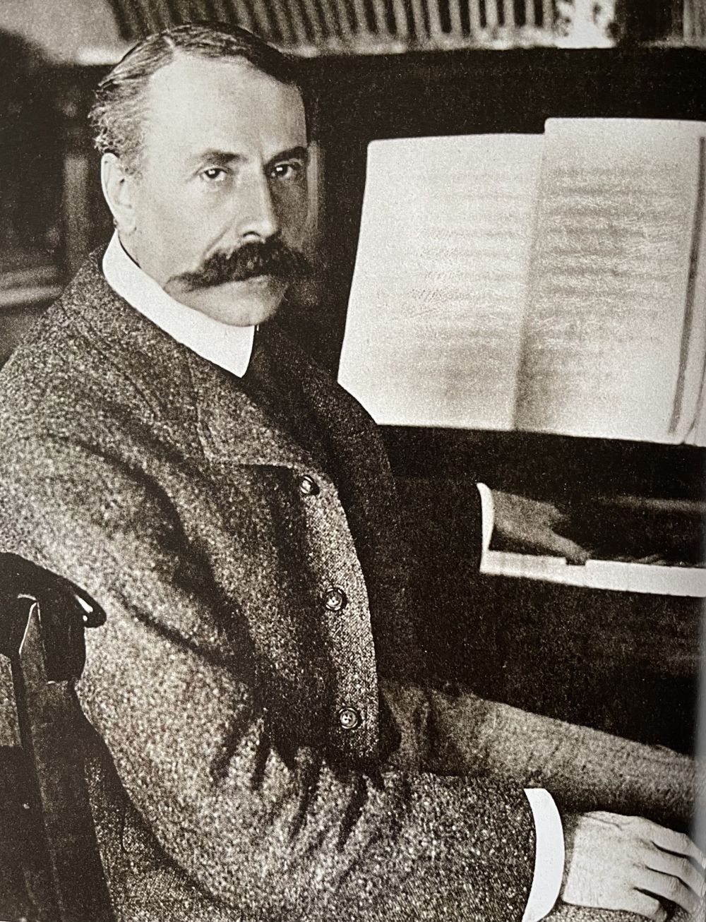 埃尔加和他的经典名曲:《爱的致意》(钢琴演奏:赵健)