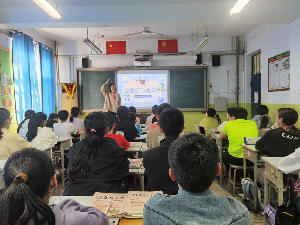 上街区铝城小学图片