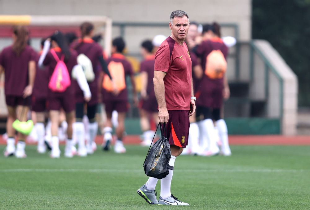 约大牌|"先改变过程,再提高成绩"——专访中国女足新主帅米利西奇