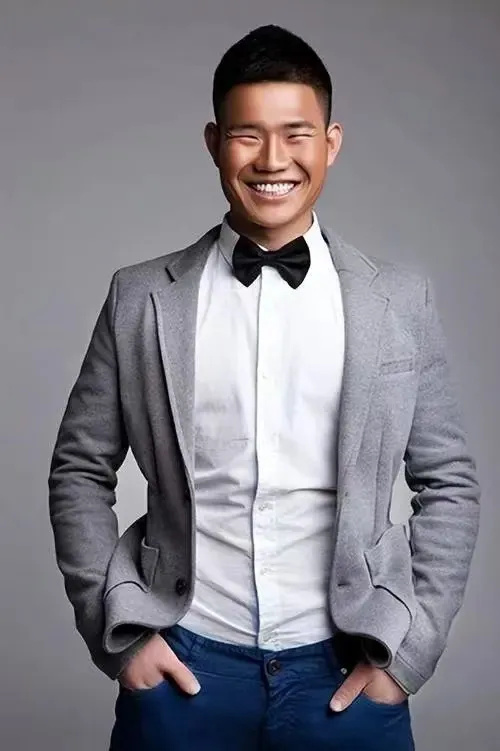 抖音火山版：澳門新跑狗論壇網(wǎng)址31歲的嘎子和28歲的英子重逢，一個健碩有型，一個不敢認(rèn)！