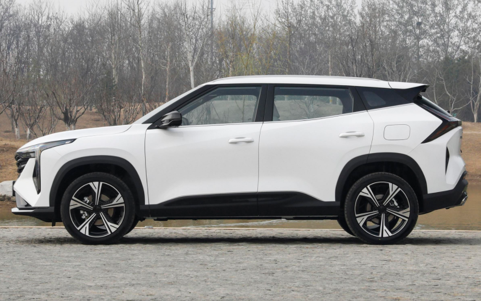 吉利博越垂直换代,换装1.5t发动机,外观造型看齐博越l_腾讯新闻