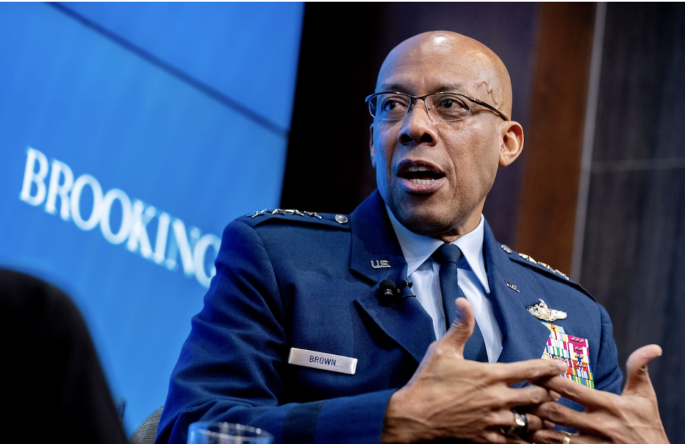 历史上首次！美国防部最高领导人、美军最高级别官员或将同为非裔真相是什么-313啦实用网