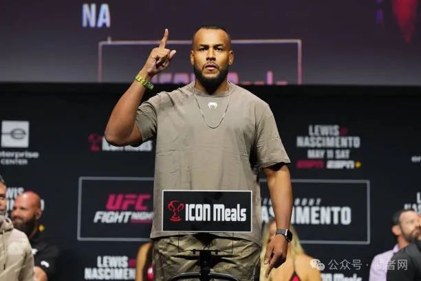 ufc格斗之夜:刘易斯vs纳西门托!赛前称重图集