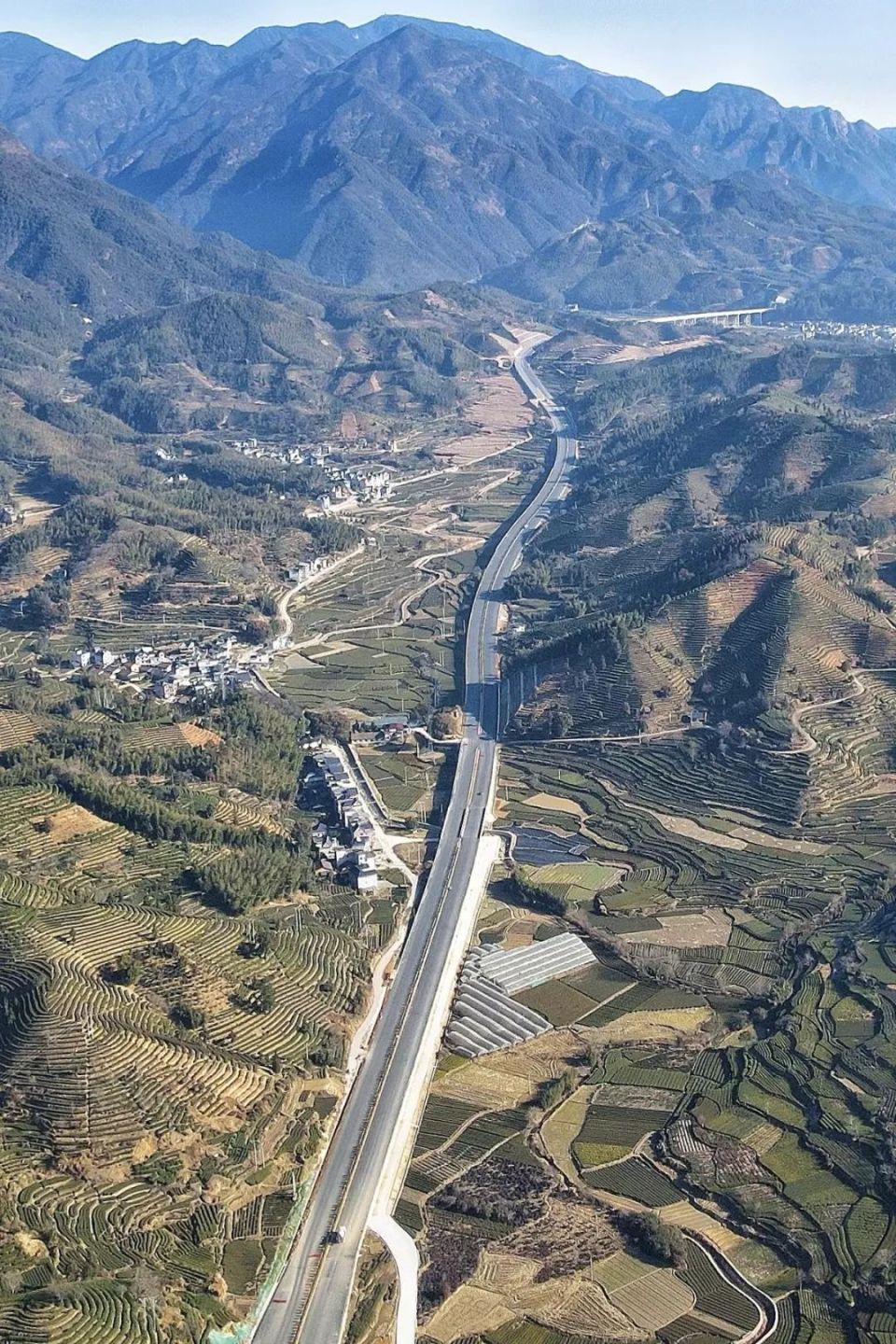 528国道改建工程最新进展!预计6月底完工_腾讯新闻