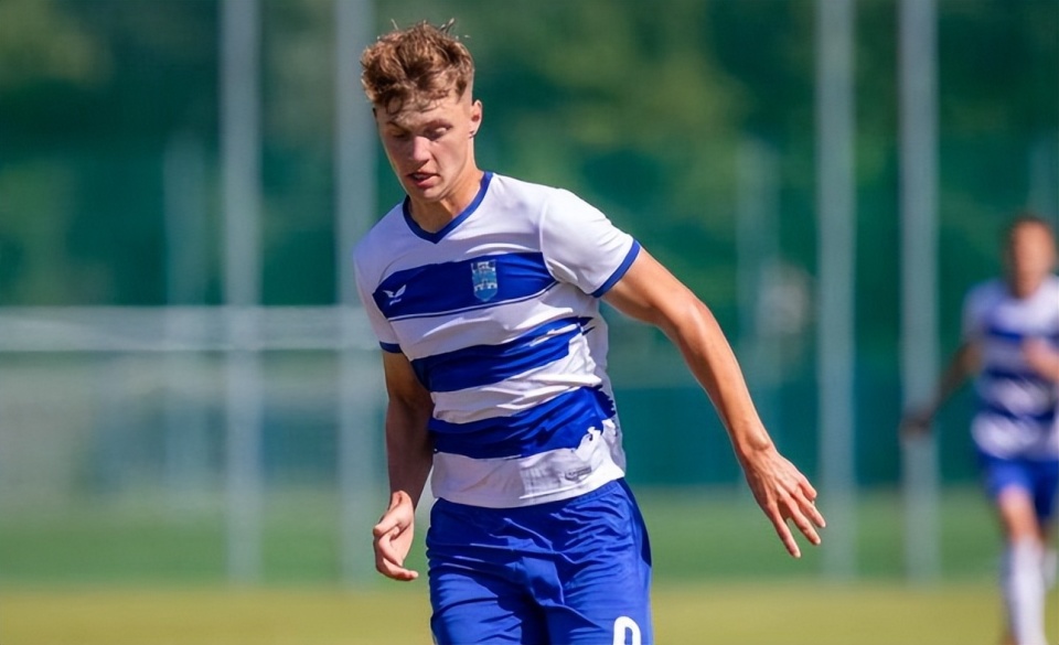 马特科维奇,土生土长的克罗地亚人,司职中锋,2006年2月出生,今年刚刚