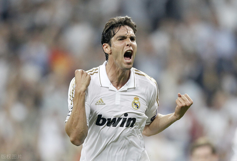 您认同吗在世界足坛的历史中卡卡能只能排在三十名以内