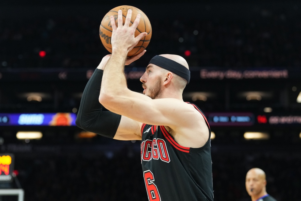 厉害的光头卡鲁索8中5得到15分5板8助5断