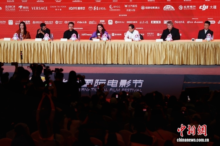 北京国际电影节评委媒体见面会：天坛奖国际评委会出席_腾讯新闻