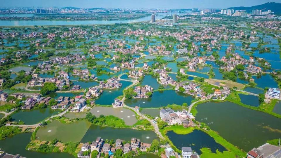 大,分布最集中,保存最完整,极具生态意义的桑基鱼塘,围墩人家水乡风貌