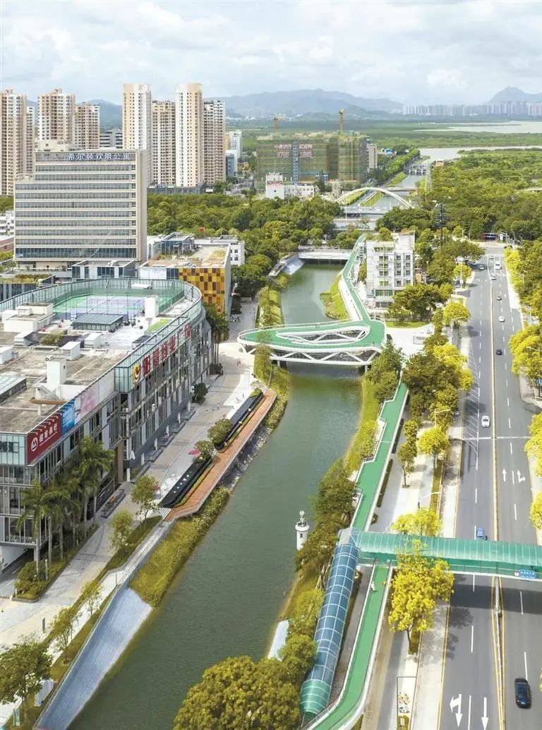 新洲河碧道及廊桥.(图源:艾奕康)新洲河碧道全长约6公里.