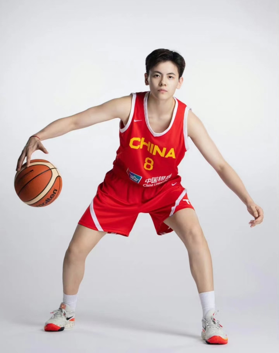 21岁杨舒予,在亚运会赛场上备受欢迎!下赛季,她加盟广东女篮