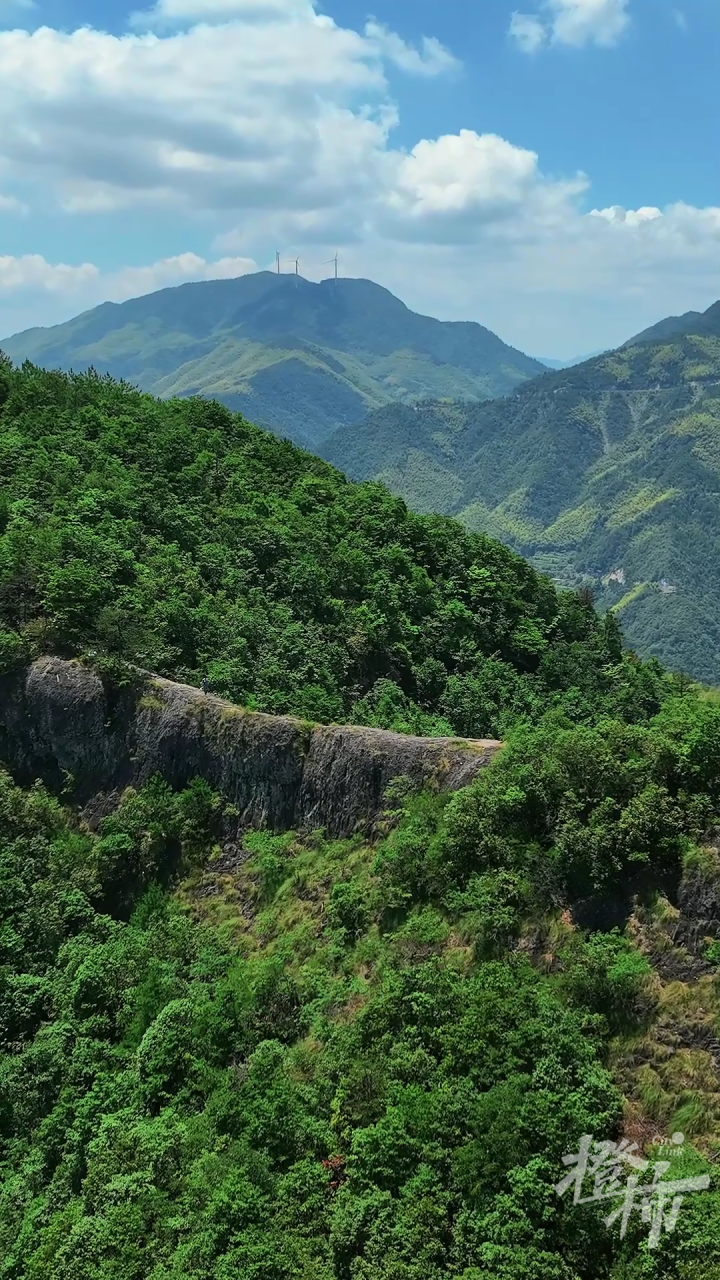 翻山越岭图片唯美图片