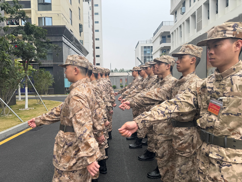 二次入伍 再披戎装 | 深圳市龙华区2024年两名春季入伍新兵 让青春在
