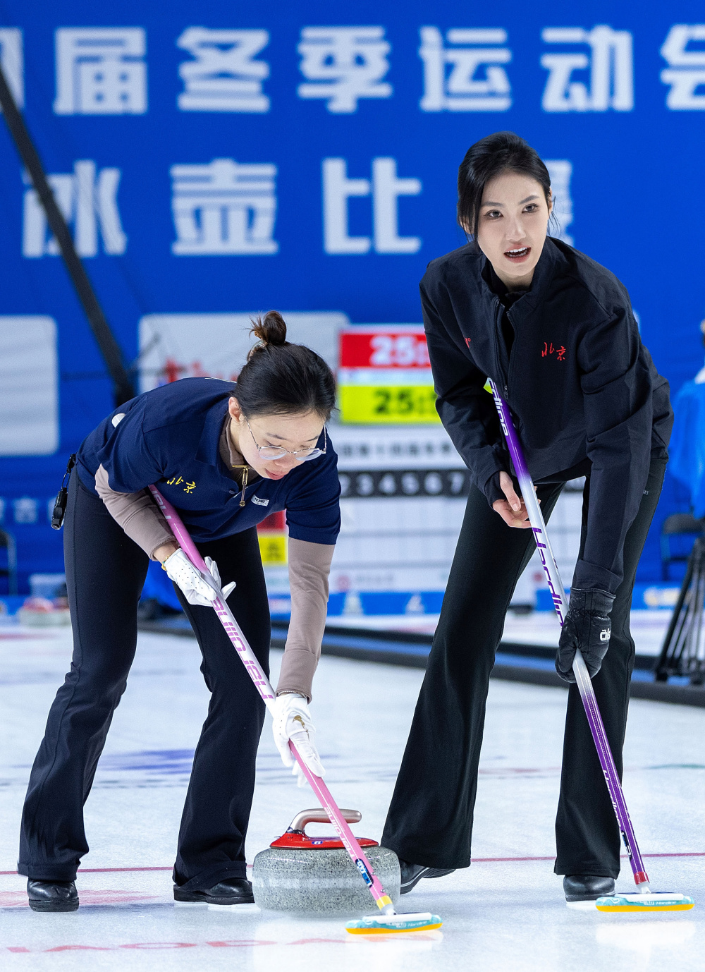 冰壶公开组女子循环赛首轮赛况
