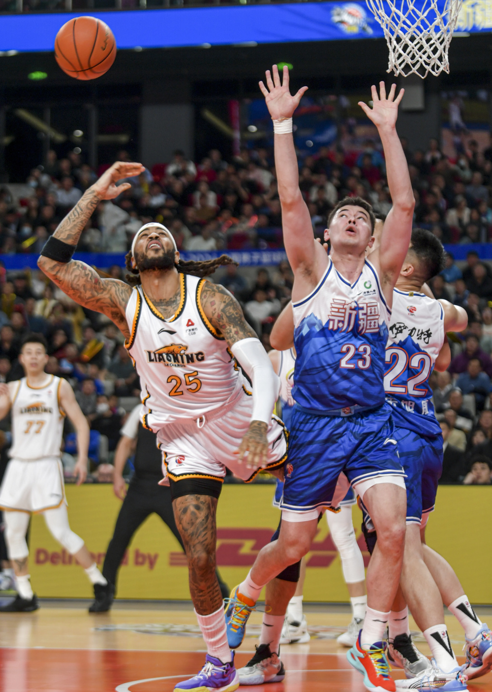 篮球cba常规赛新疆伊力特不敌辽宁本钢2