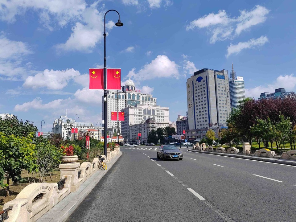 哈尔滨市设置89条"国旗街路",快看你家附近有没有_腾讯新闻