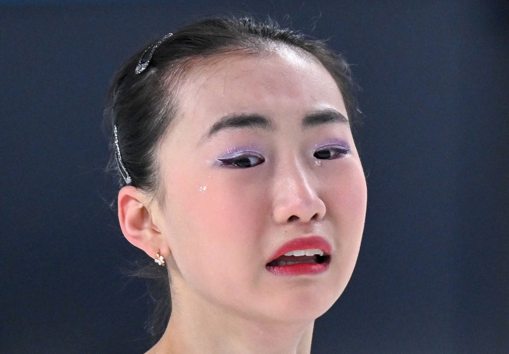 2月25日,吉林队选手张梦琪在完成比赛后激动落泪.最终,她以176.