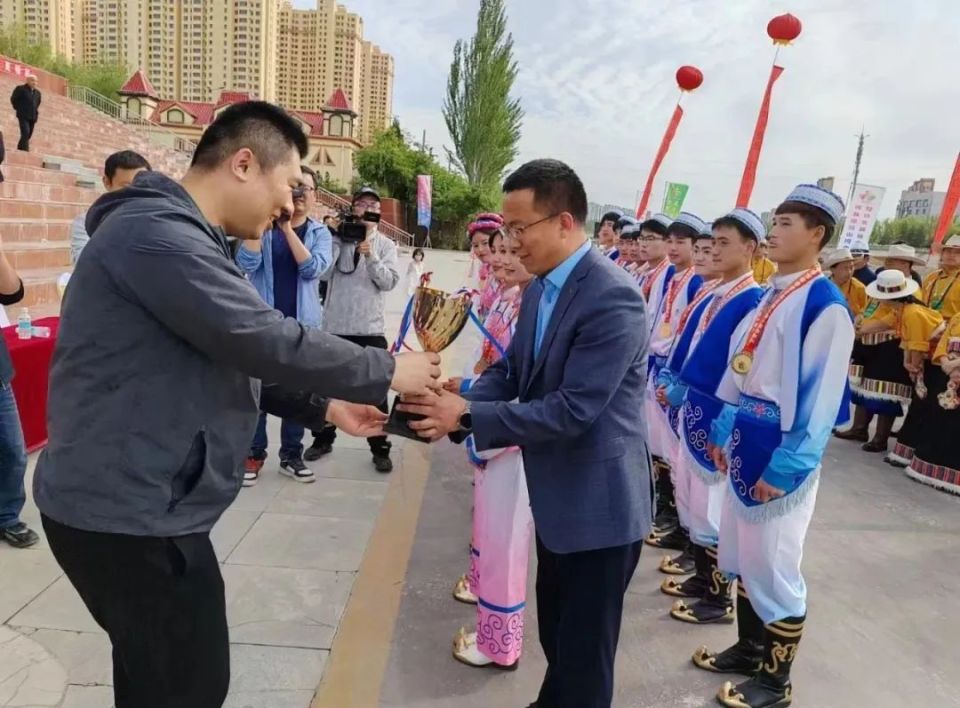 东乡族拔棍荣获全省第十届民族运动会表演项目一等奖