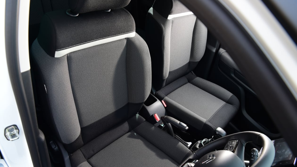 尺寸更小巧设计个性,欧版雪铁龙c3 aircross实车图发布_腾讯新闻