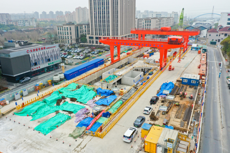 18号线二期呼兰路站大康路站盾构机顺利始发