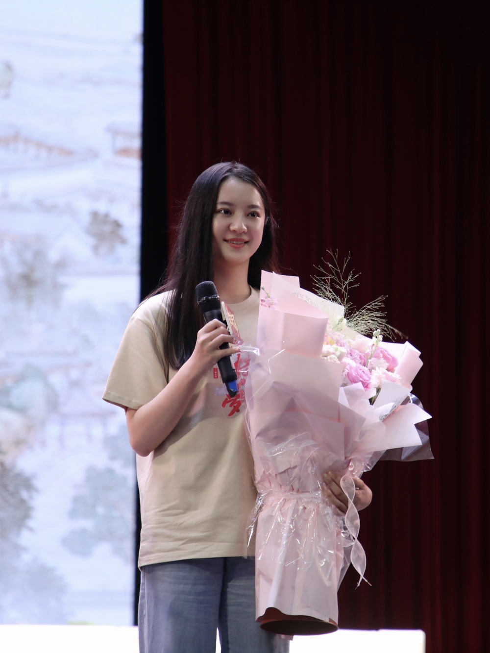 电影《红楼梦之金玉良缘》包头路演获赞焕新经典 胡玫导演匠心打造