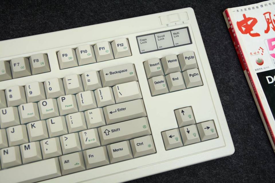 大爷的外观,小伙的心,腹灵og87复古灰三模机械键盘开箱_腾讯新闻