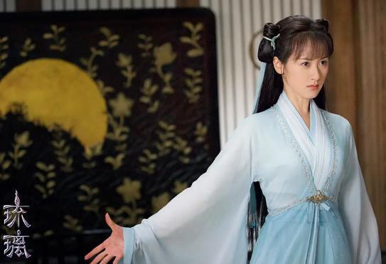 袁冰妍在没出事之前,也算是好感度比较高的一个女明星.