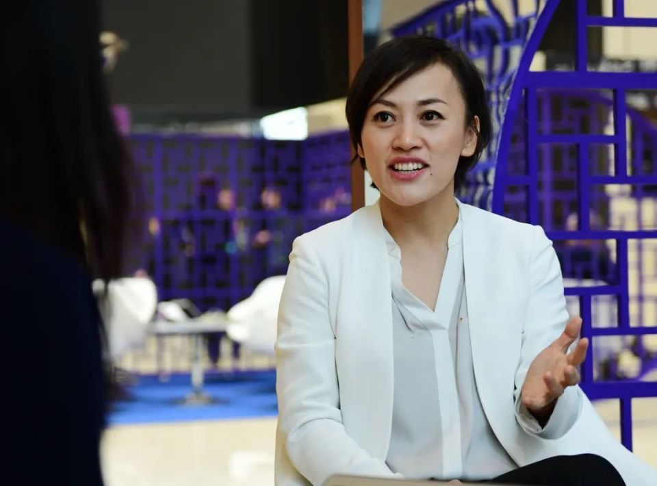 5月19日,滴滴ceo程维和总裁柳青在内部信中宣布,决定升任柳青为公