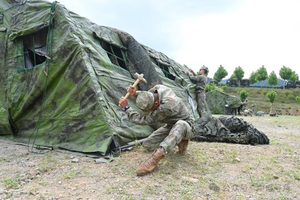 夏日练兵忙 