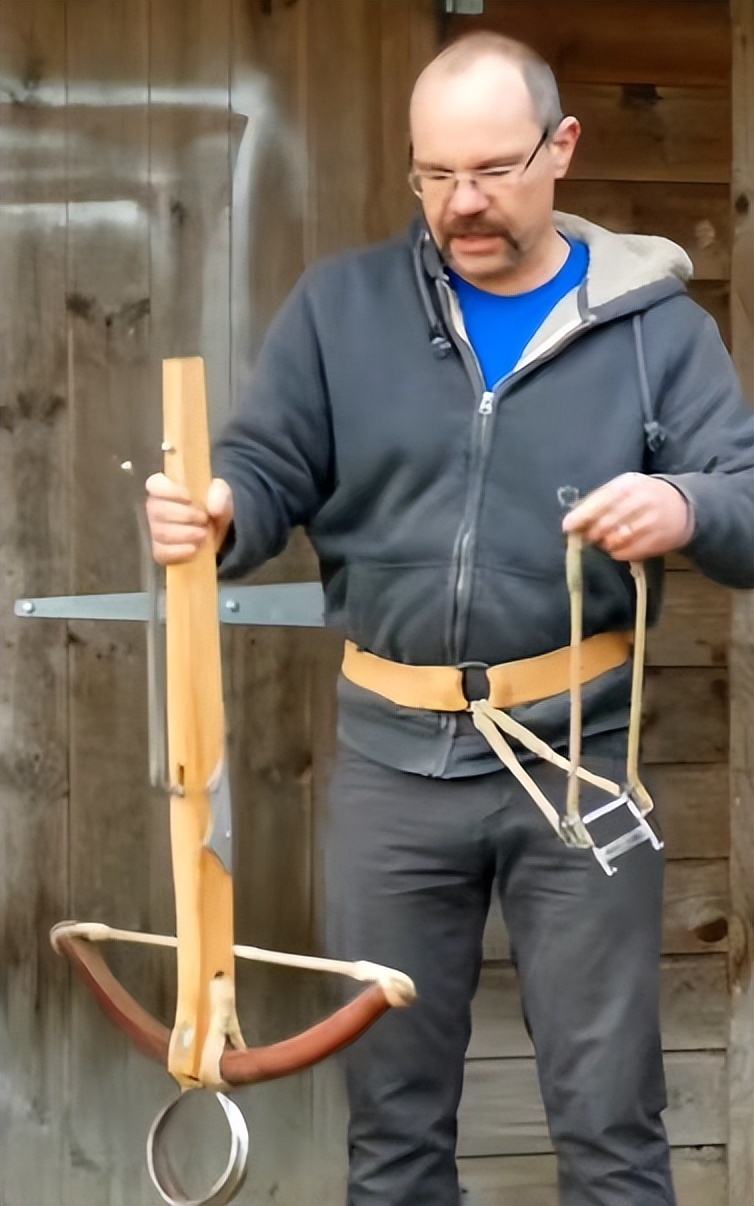 汉代大黄弩有多厉害?单兵拉开360磅复合弩的秘密,藏在画像里-腾讯新闻