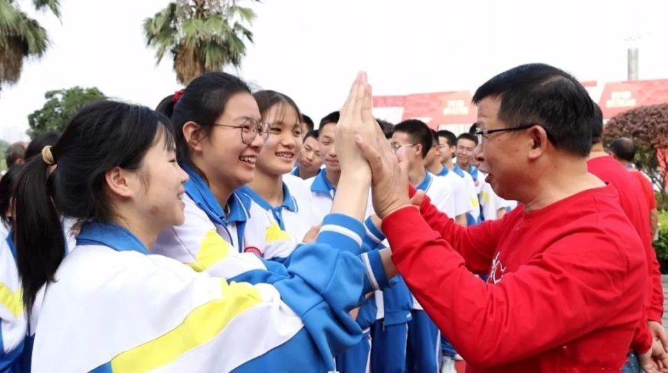 独山民族中学图片