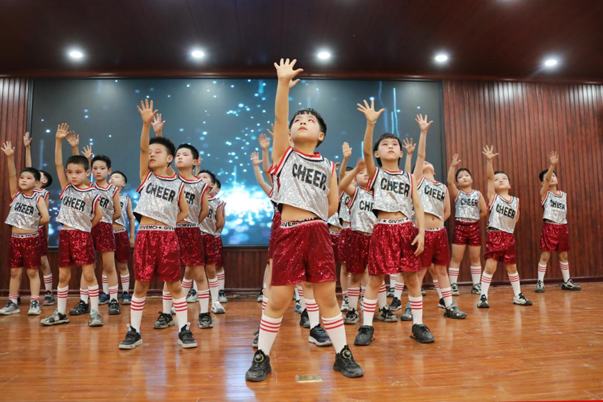 河南尉氏:多彩社团呈硕果 七彩童年绽精彩