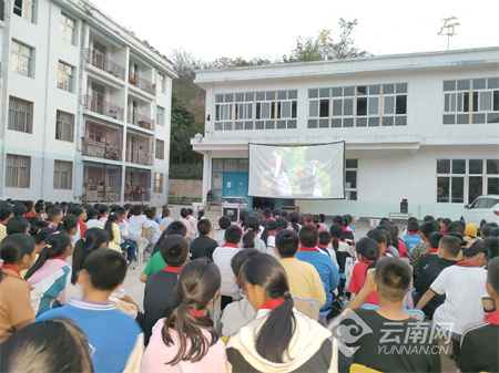 农村公益放映员李思灵的光影情怀