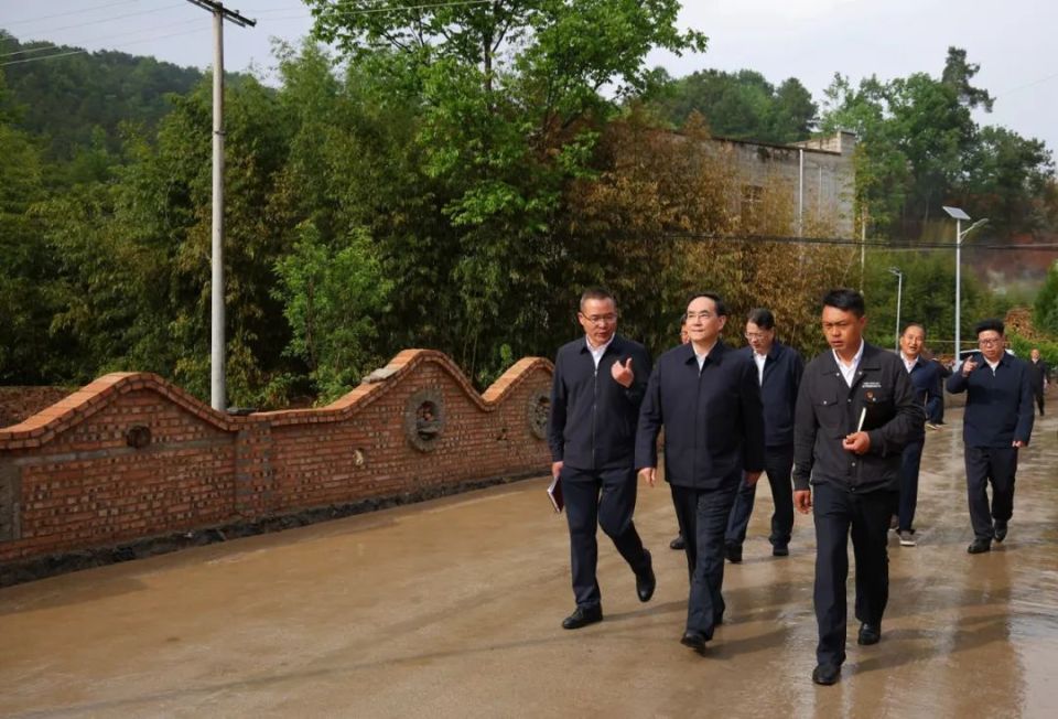 徐麟在毕节市威宁自治县调研_腾讯新闻