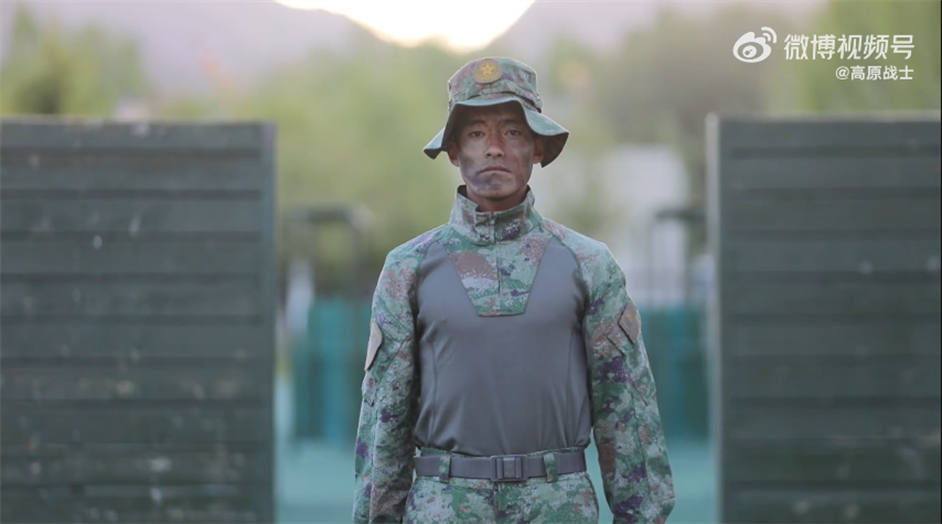西藏部队大秀21式蛙服:速干排汗 防火阻燃_腾讯新闻