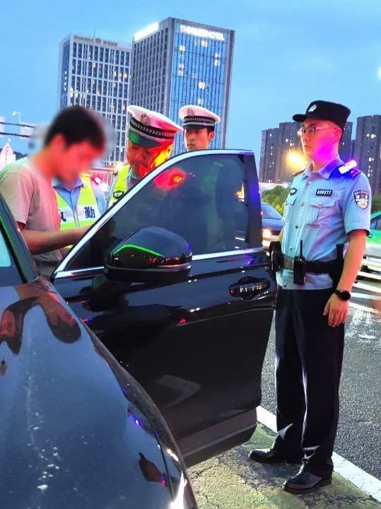 7月6日至7日晚,徐州市公安局根据全国公安机关夏夜治安巡查宣防集中