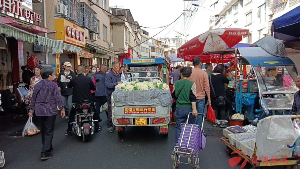 连接霞浦龙首路与龙津路的河沿路,周边居民密集,关帝庙,王爷宫两家