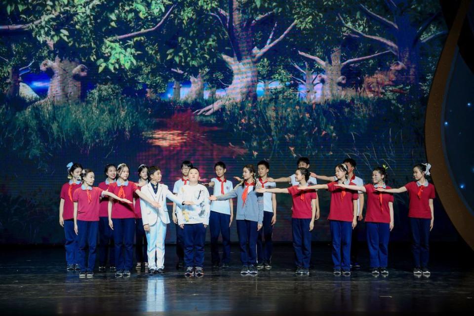 社会主义核心价值观化作校园美景 上海:打造"育人大课堂"