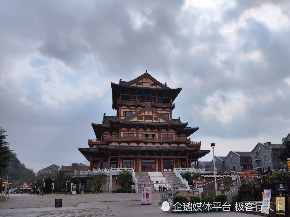 柳州窑埠古镇,吃螺蛳粉喝黑芝麻米乳咖啡,坐水上公交人太多放弃_腾讯